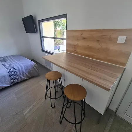 Mini Maison Independante Avec Terrasse بيت للعطل